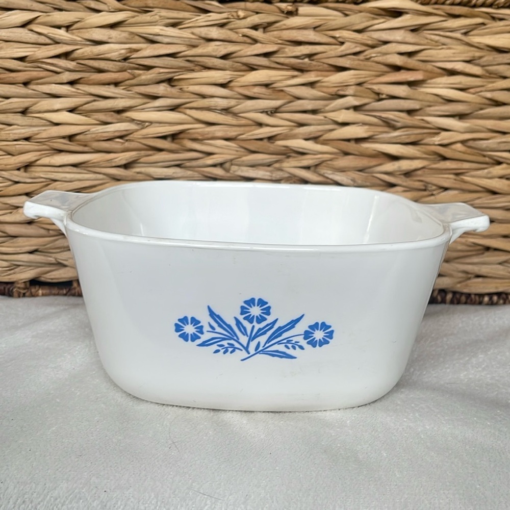 Corningware 1 1/2 Qt Cornflower White Blue Casserole Deep Baking Dish 7”